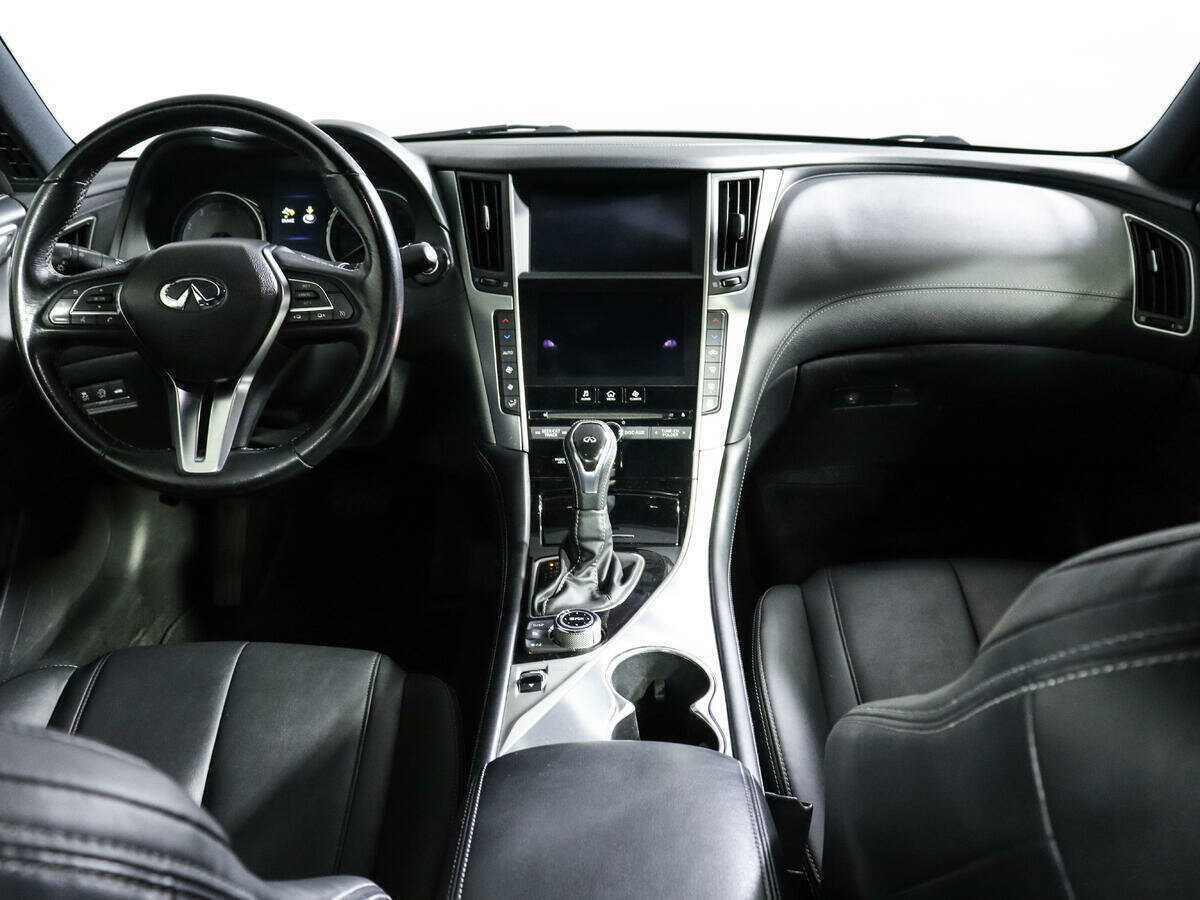 Infiniti Q60 с пробегом — 2016 год. Фото: #10
