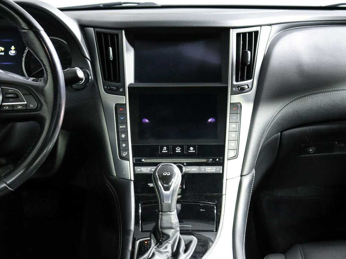 Infiniti Q60 с пробегом — 2016 год. Фото: #11