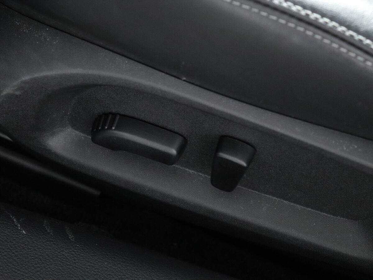 Infiniti Q60 с пробегом — 2016 год. Фото: #18