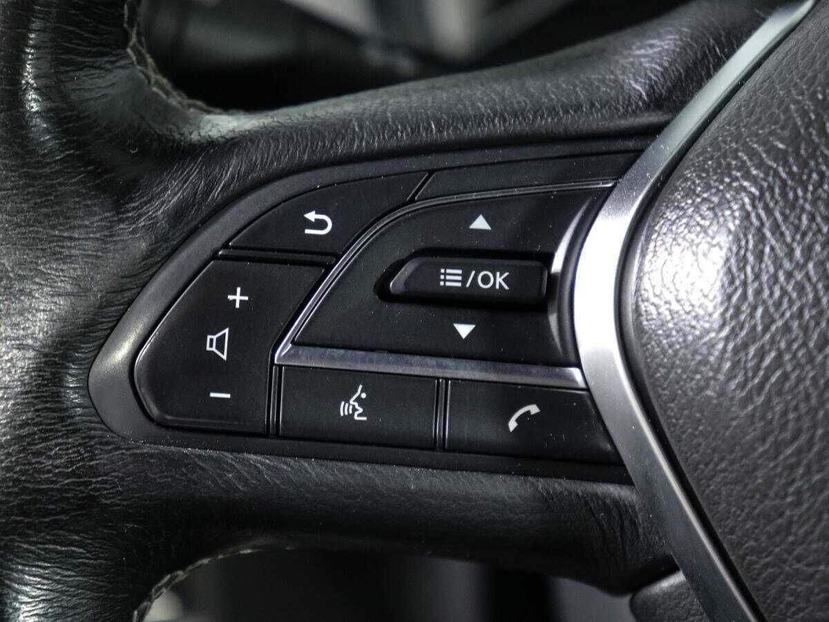 Infiniti Q60 с пробегом — 2016 год. Фото: #19