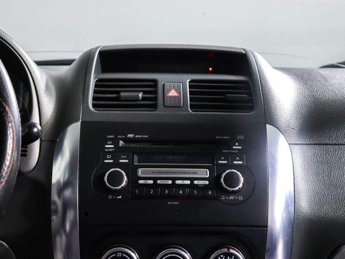 Suzuki SX4 с пробегом — 2007 год. Фото: #12