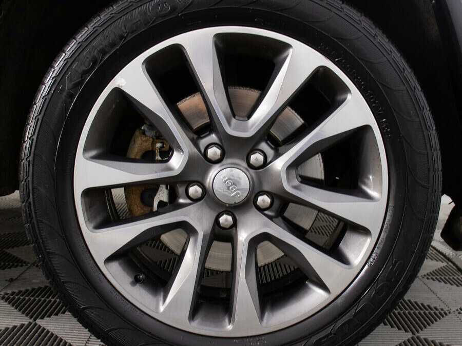 Jeep Grand Cherokee с пробегом — 2018 год. Фото: #23