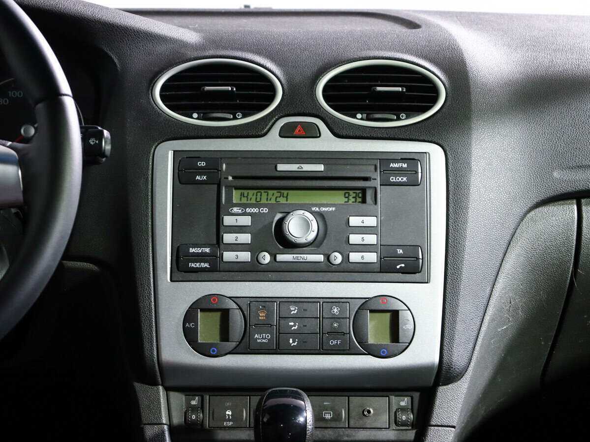 Ford Focus с пробегом — 2006 год. Фото: #12