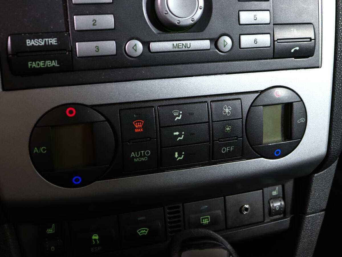 Ford Focus с пробегом — 2006 год. Фото: #18