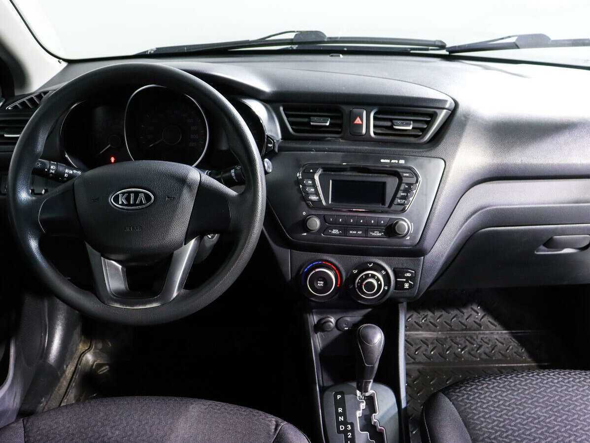 Kia Rio с пробегом — 2011 год. Фото: #11