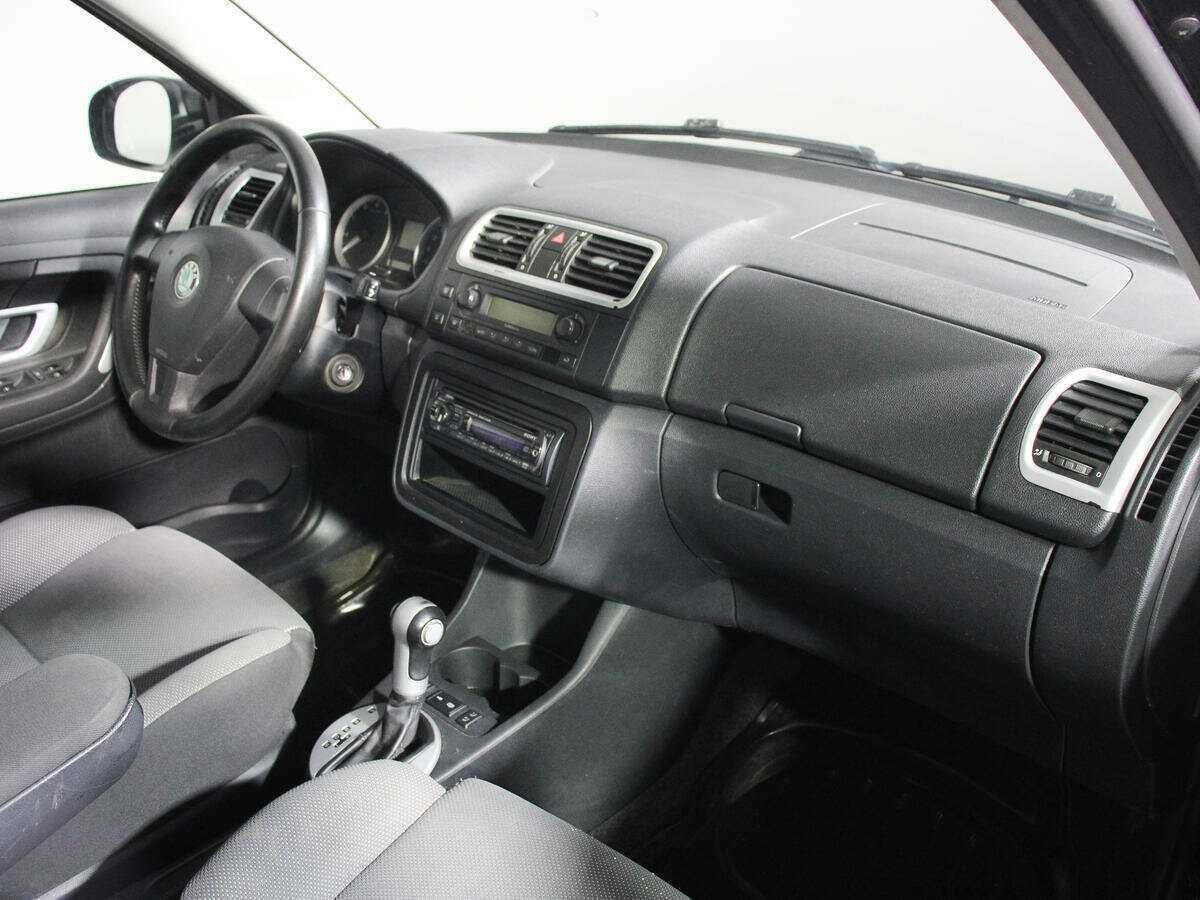 Skoda Fabia с пробегом — 2007 год. Фото: #6