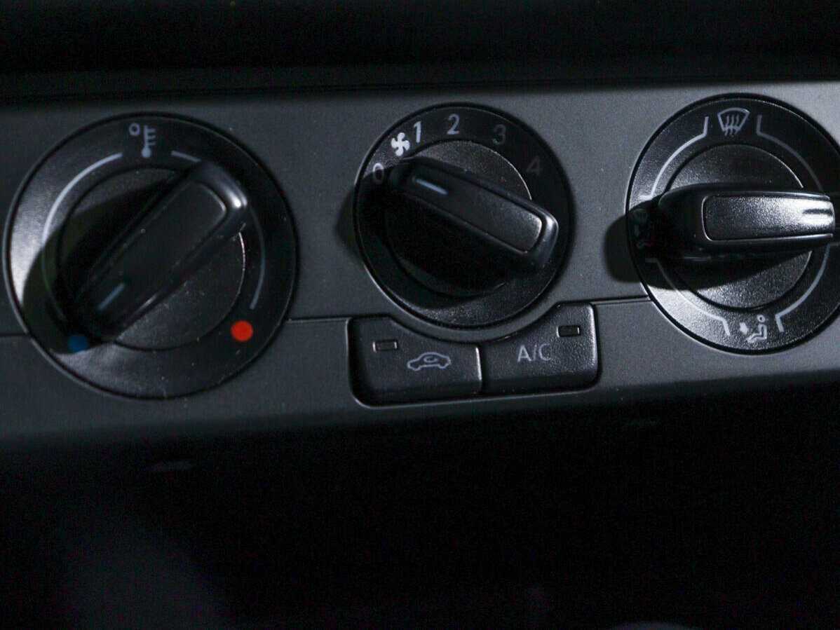 Volkswagen Polo с пробегом — 2019 год. Фото: #13