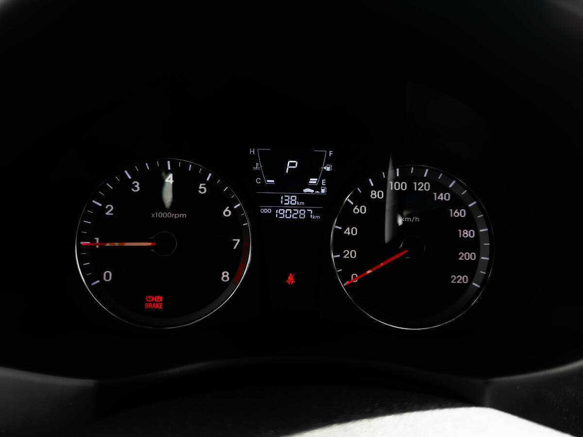 Hyundai Solaris с пробегом — 2011 год. Фото: #10