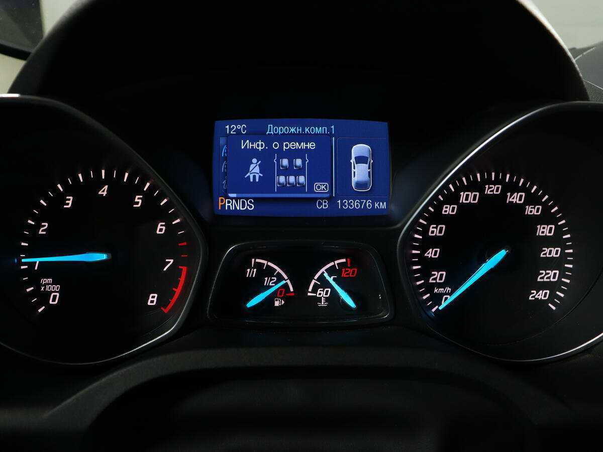 Ford Kuga с пробегом — 2014 год. Фото: #10