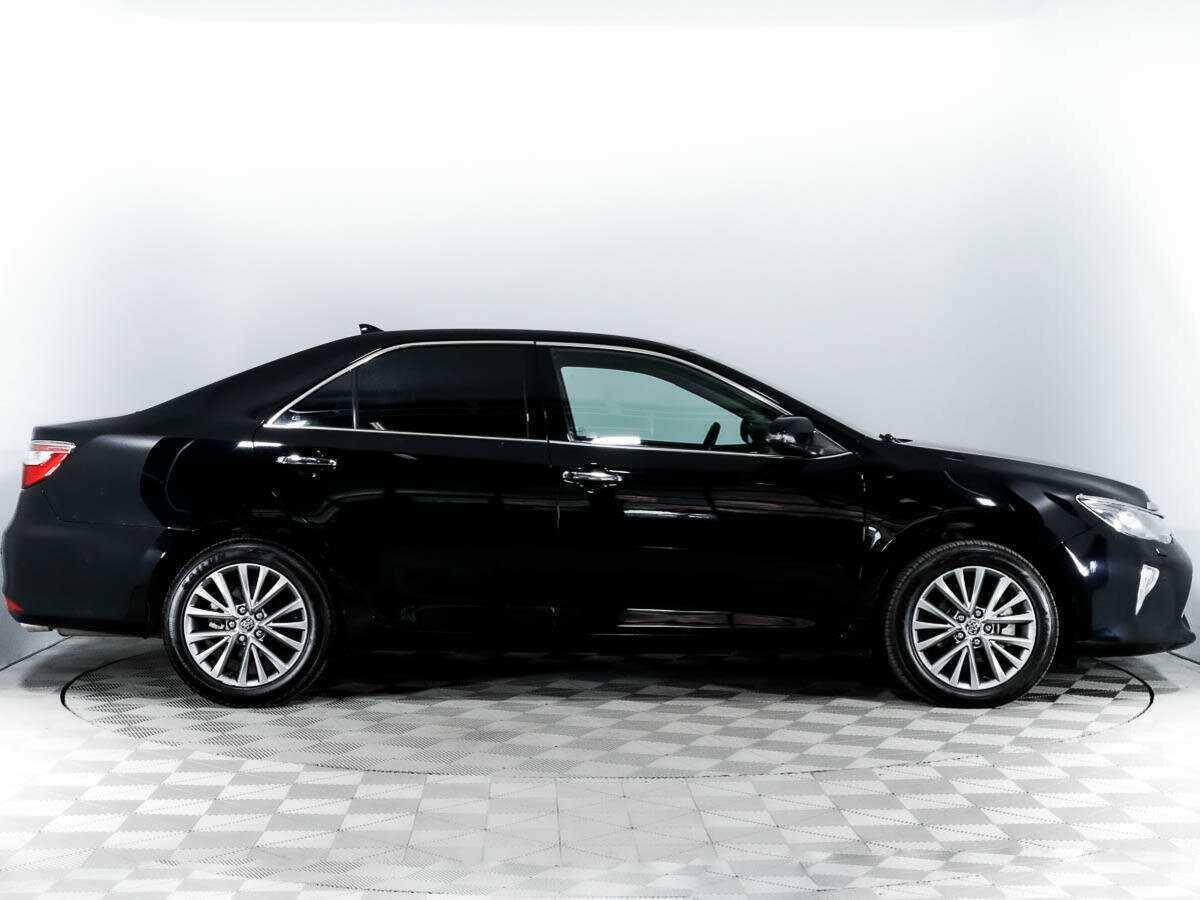 Toyota Camry с пробегом — 2017 год. Фото: #3