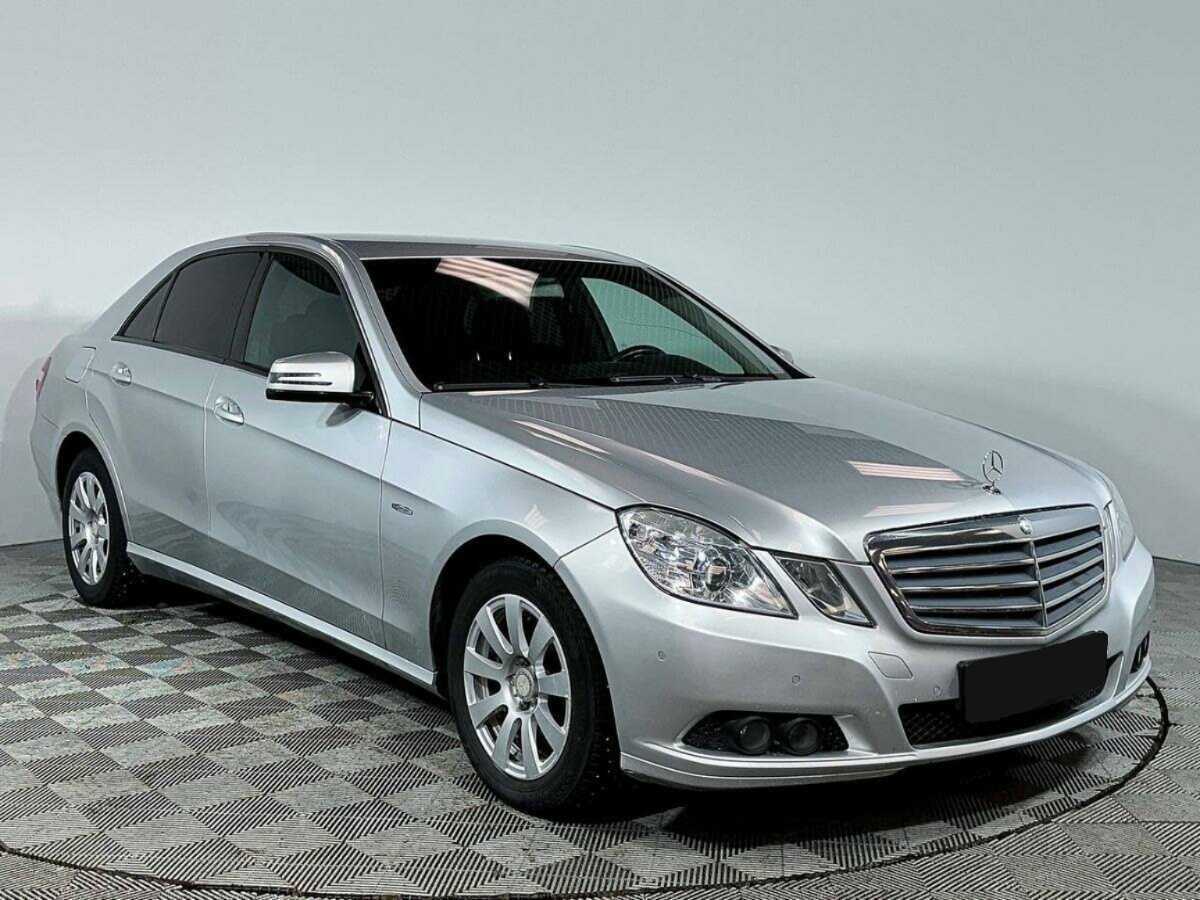 Mercedes-Benz E-Класс с пробегом — 2010 год. Фото: #2