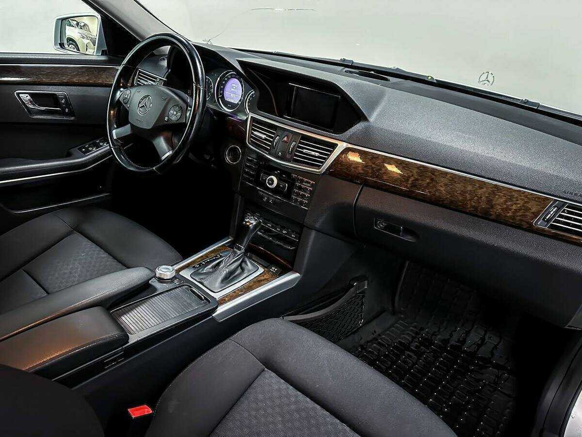 Mercedes-Benz E-Класс с пробегом — 2010 год. Фото: #10