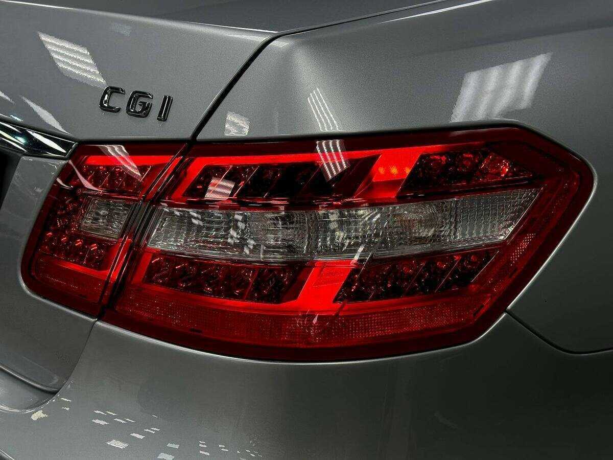 Mercedes-Benz E-Класс с пробегом — 2010 год. Фото: #14