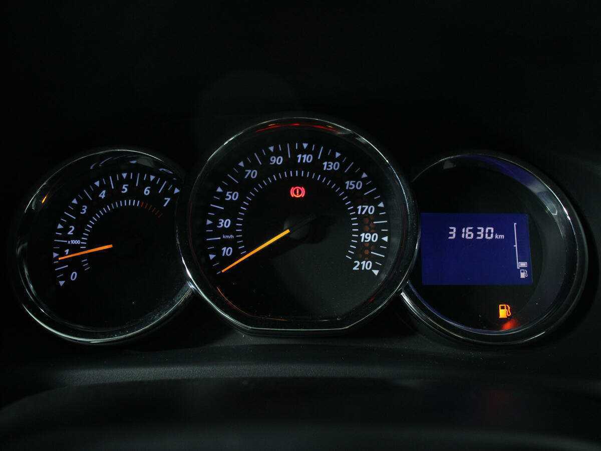 Renault Sandero с пробегом — 2017 год. Фото: #8