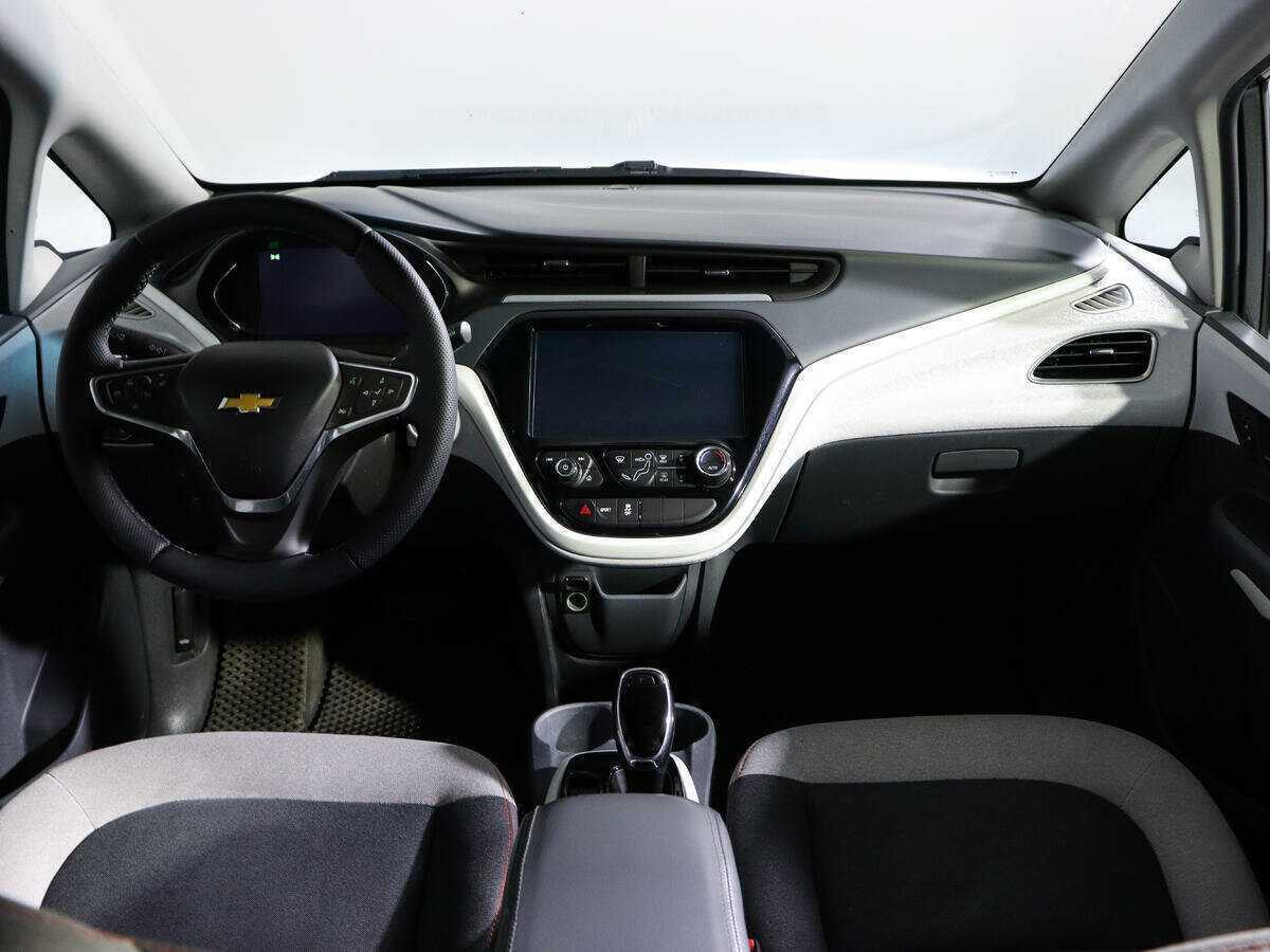 Chevrolet Bolt с пробегом — 2017 год. Фото: #10