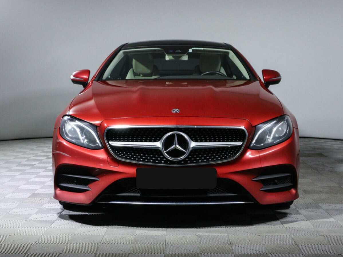 Mercedes-Benz E-Класс с пробегом — 2018 год. Фото: #1