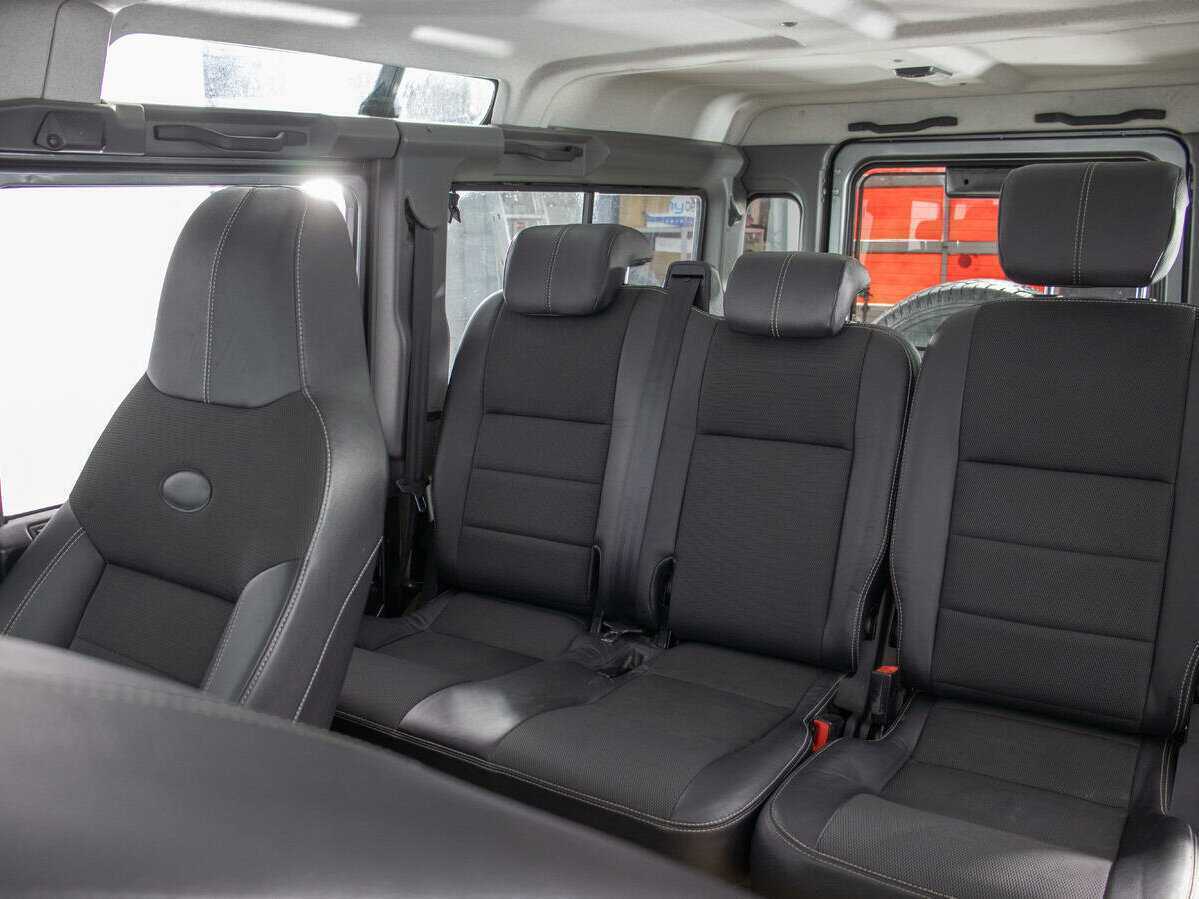 Land Rover Defender с пробегом — 2013 год. Фото: #13