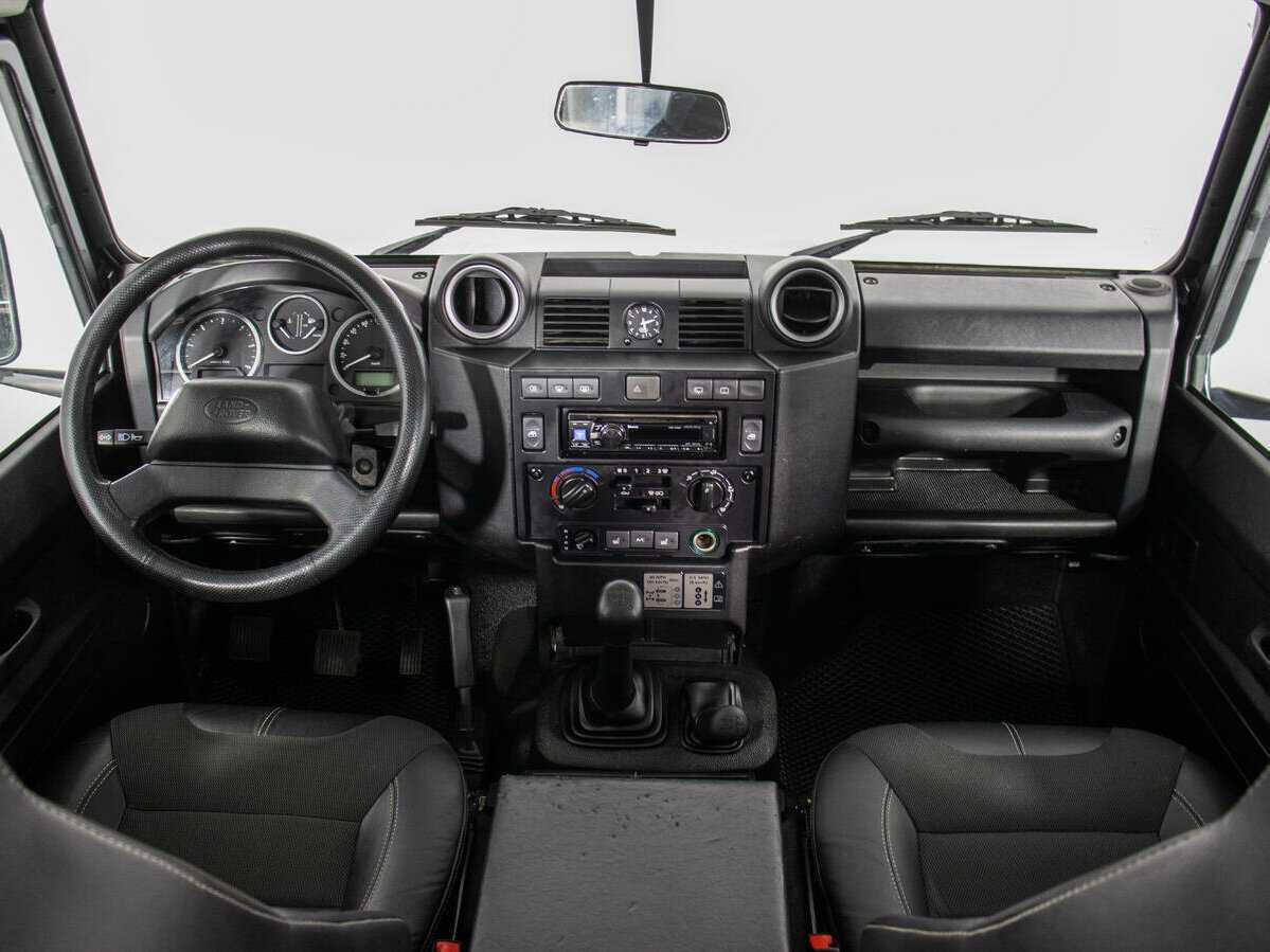 Land Rover Defender с пробегом — 2013 год. Фото: #15