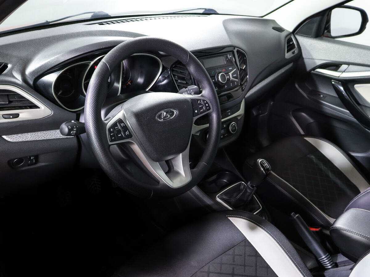 Lada (ВАЗ) Vesta с пробегом — 2018 год. Фото: #10