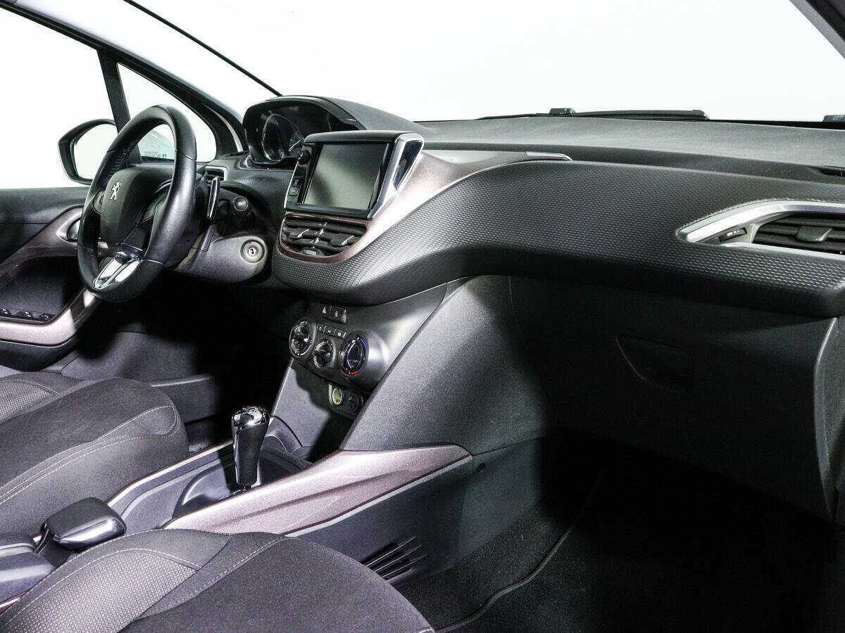 Peugeot 2008 с пробегом — 2014 год. Фото: #6