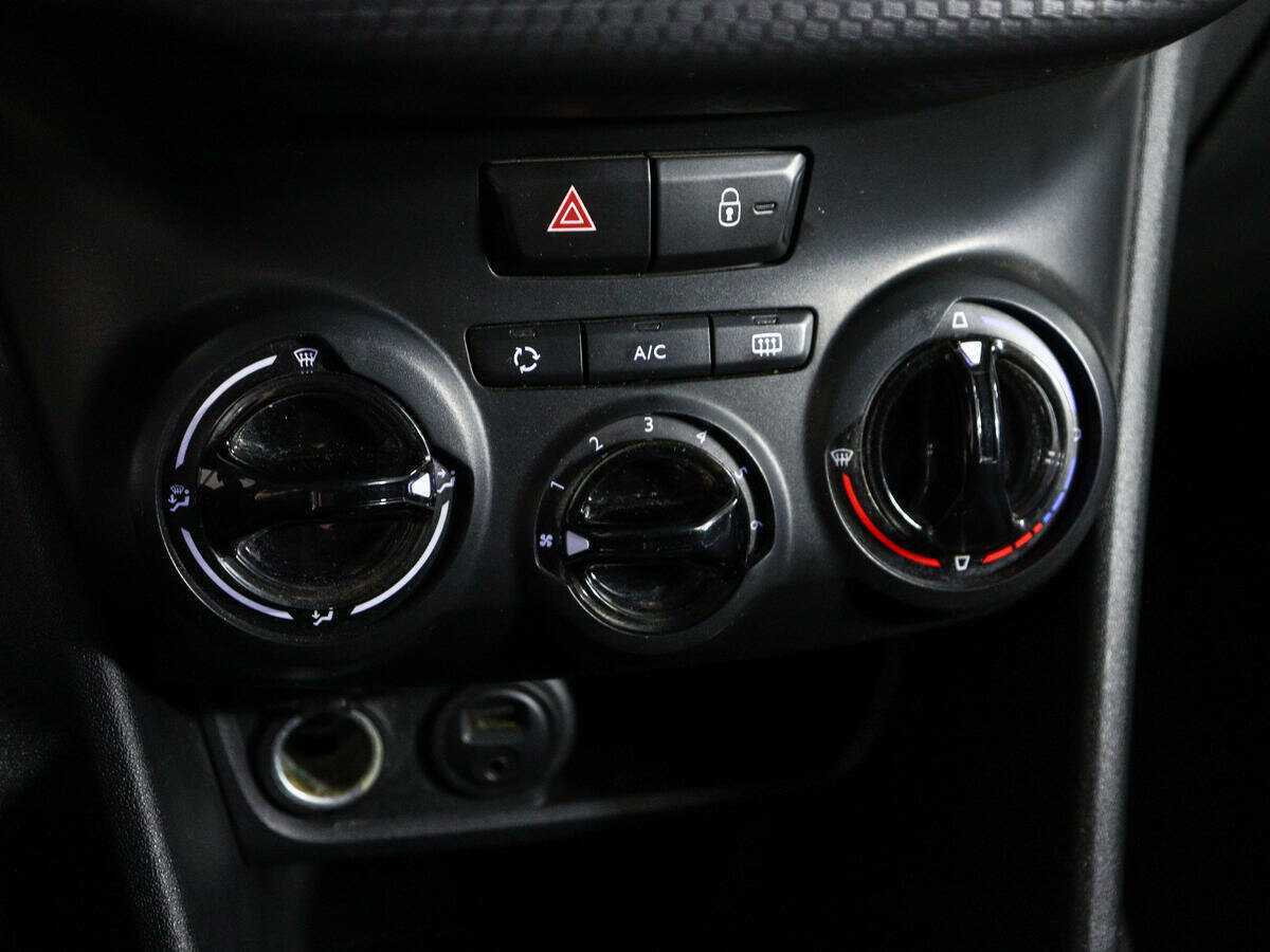 Peugeot 2008 с пробегом — 2014 год. Фото: #16