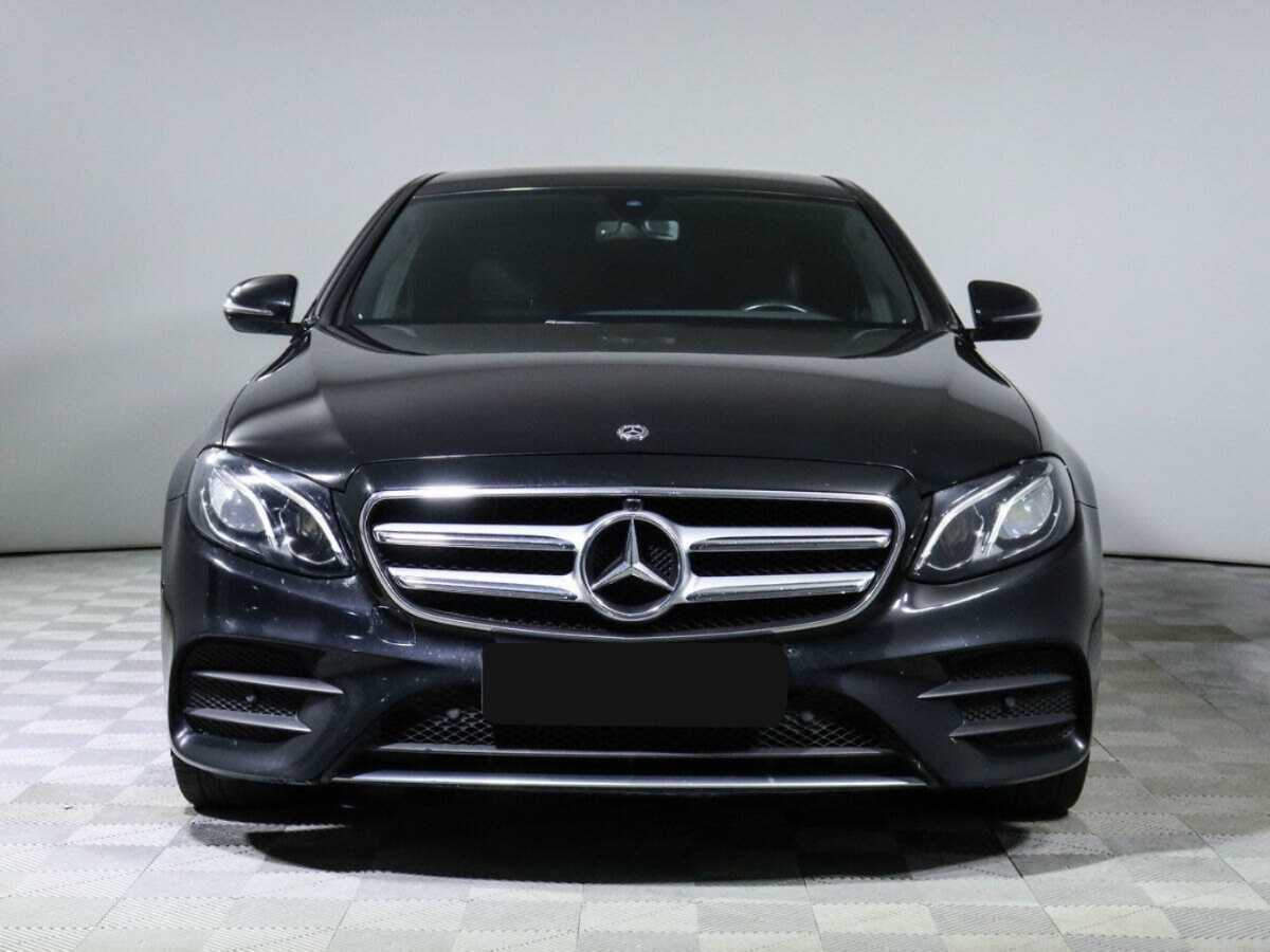Mercedes-Benz E-Класс с пробегом — 2018 год. Фото: #1