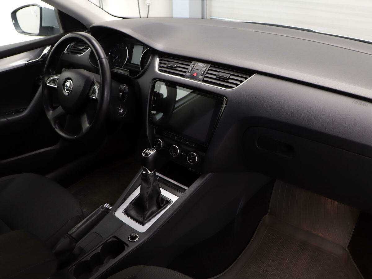 Skoda Octavia с пробегом — 2013 год. Фото: #6
