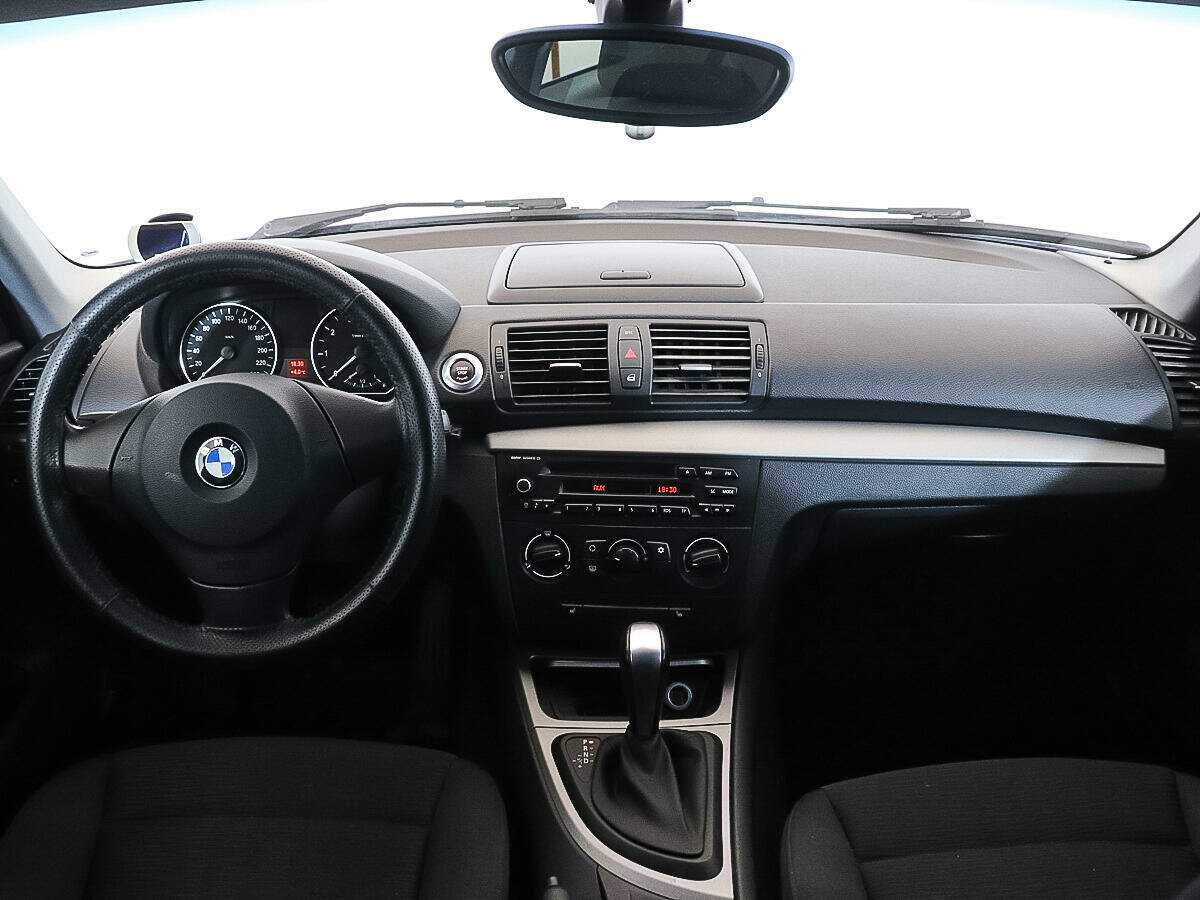 BMW 1 серии с пробегом — 2010 год. Фото: #10