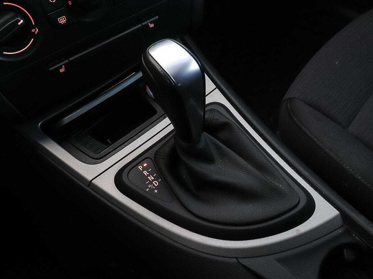 BMW 1 серии с пробегом — 2010 год. Фото: #12