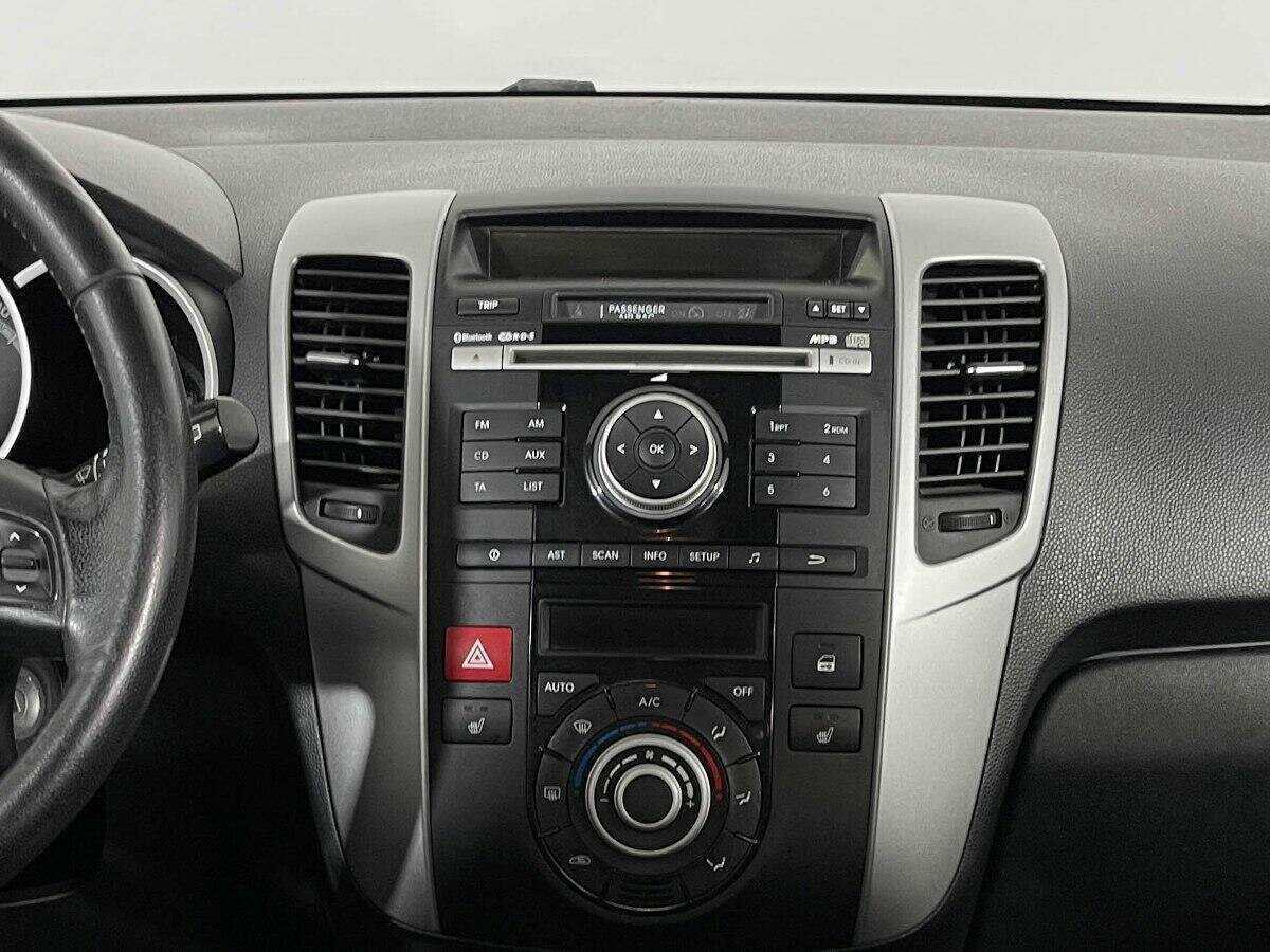 Kia Venga с пробегом — 2013 год. Фото: #11