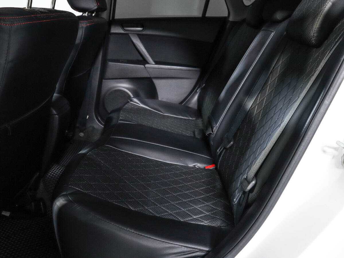 Mazda 3 с пробегом — 2011 год. Фото: #9