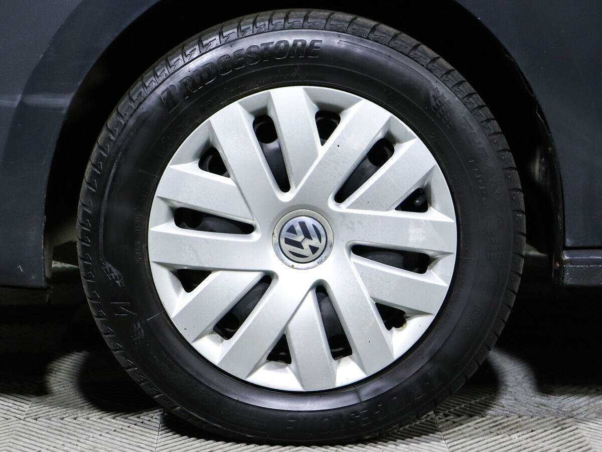 Volkswagen Polo с пробегом — 2011 год. Фото: #16