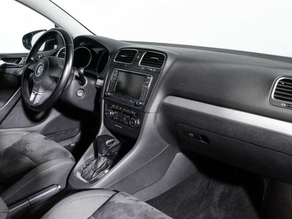 Volkswagen Golf с пробегом — 2009 год. Фото: #8