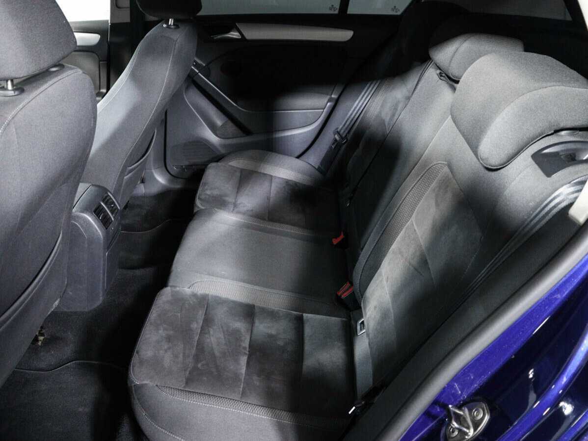 Volkswagen Golf с пробегом — 2009 год. Фото: #9