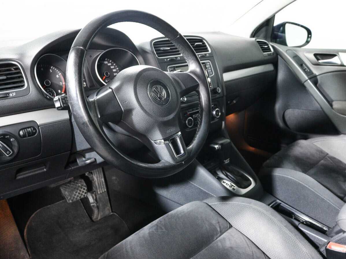 Volkswagen Golf с пробегом — 2009 год. Фото: #13
