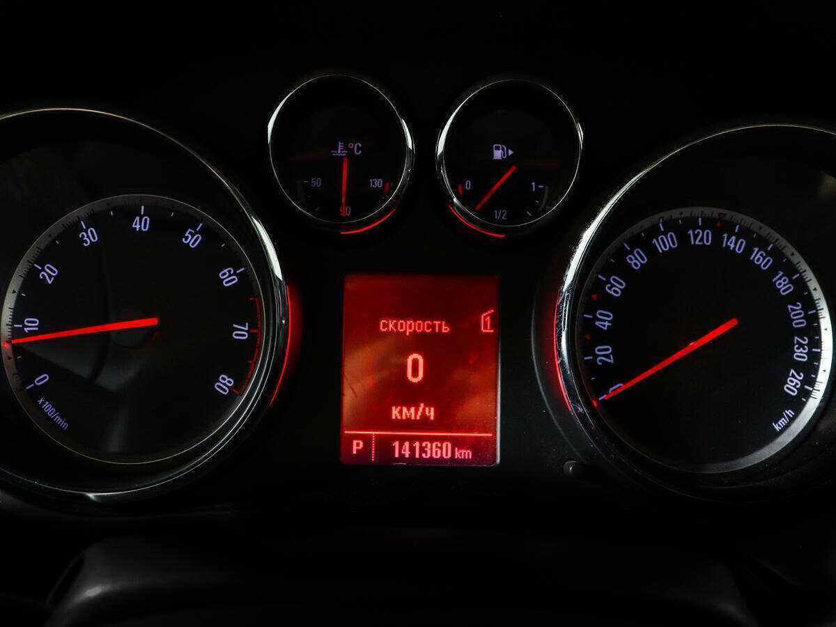 Opel Zafira с пробегом — 2012 год. Фото: #10