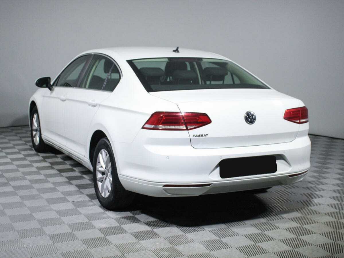 Volkswagen Passat с пробегом — 2018 год. Фото: #6