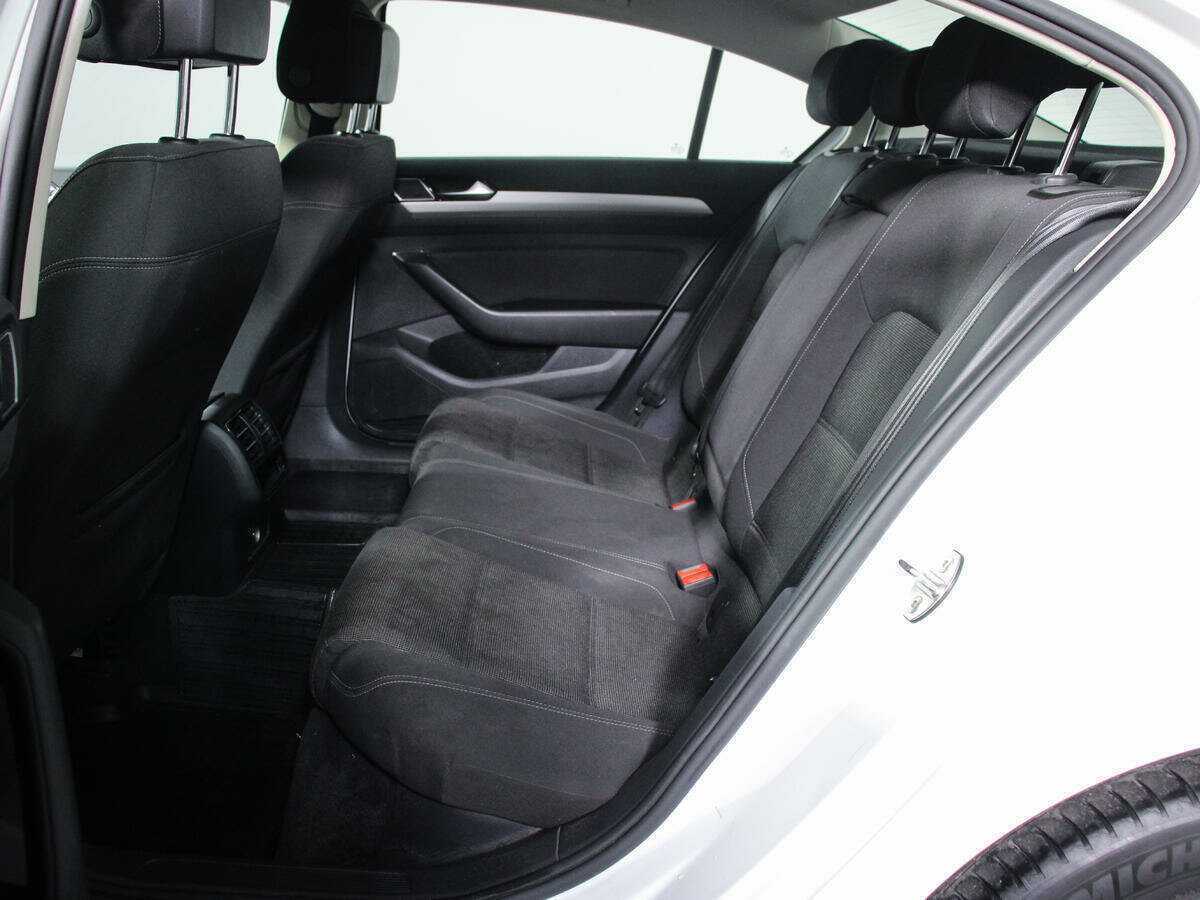 Volkswagen Passat с пробегом — 2018 год. Фото: #9