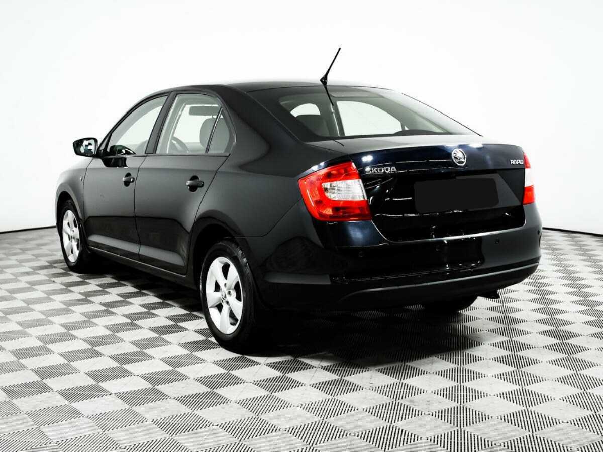 Skoda Rapid с пробегом — 2014 год. Фото: #6