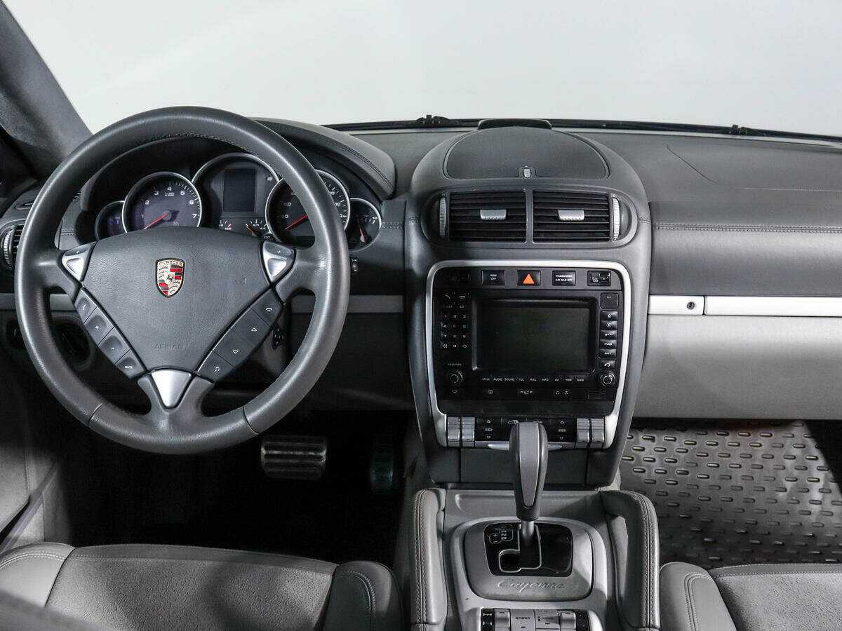 Porsche Cayenne с пробегом — 2008 год. Фото: #10
