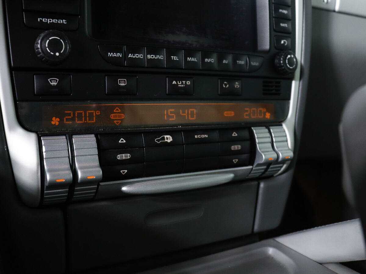 Porsche Cayenne с пробегом — 2008 год. Фото: #16