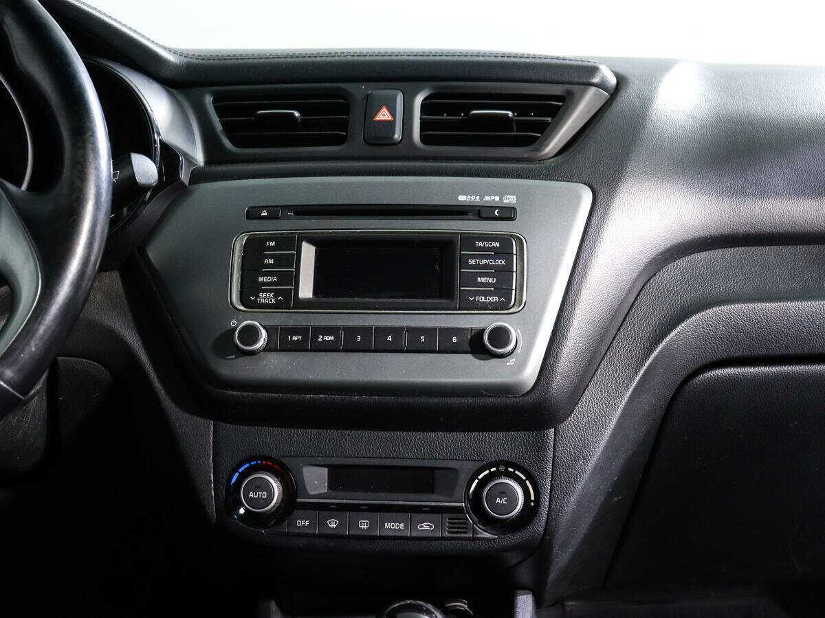 Kia Rio с пробегом — 2016 год. Фото: #12