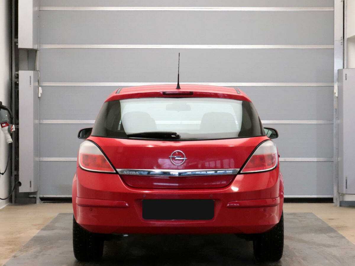 Opel Astra с пробегом — 2007 год. Фото: #4