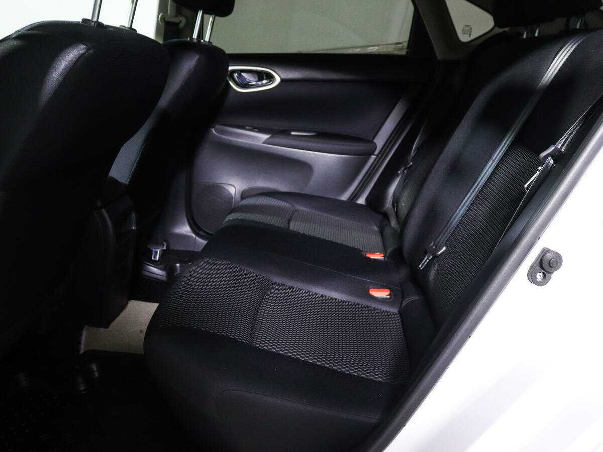 Nissan Sentra с пробегом — 2015 год. Фото: #9