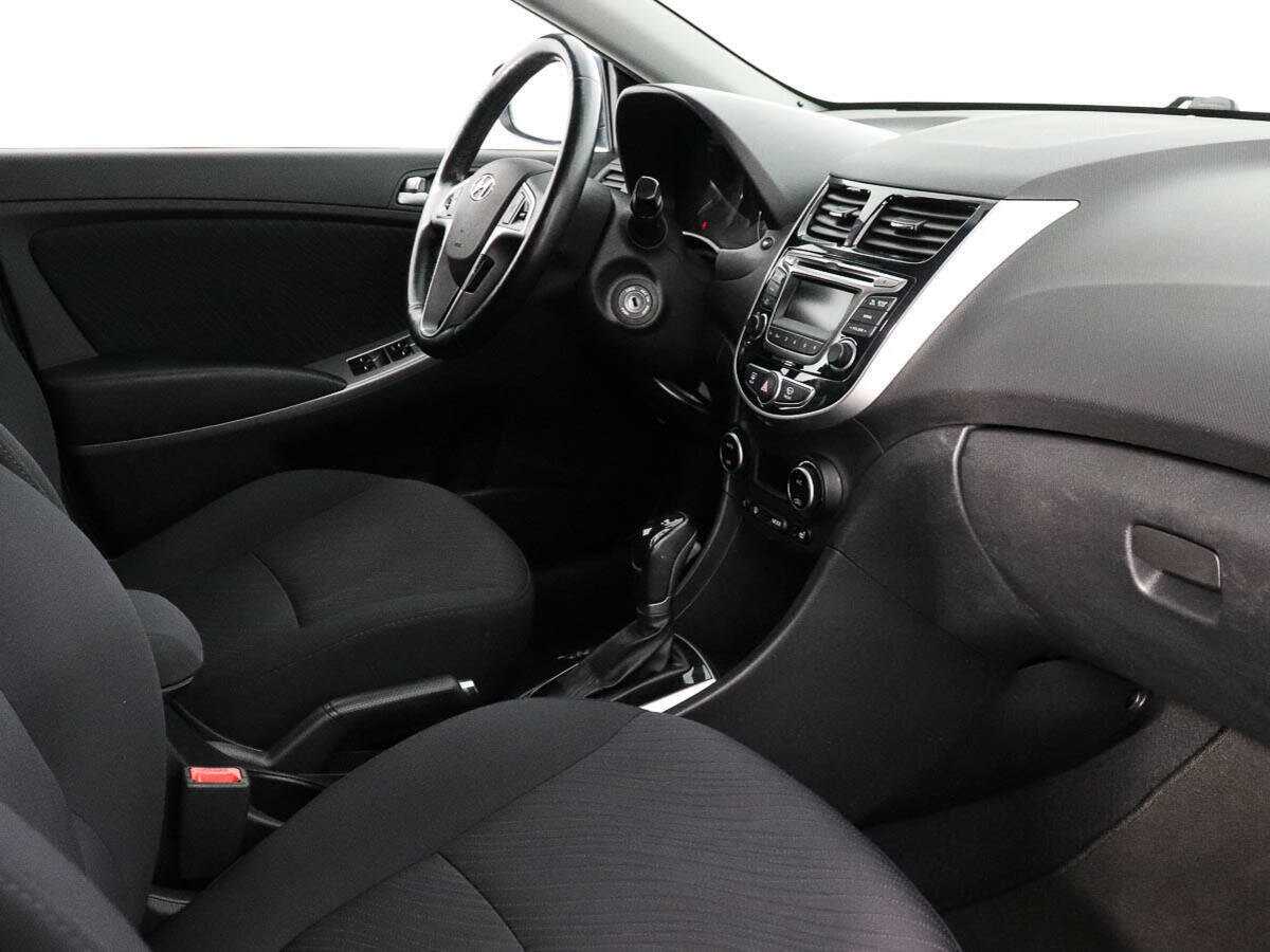 Hyundai Solaris с пробегом — 2015 год. Фото: #8