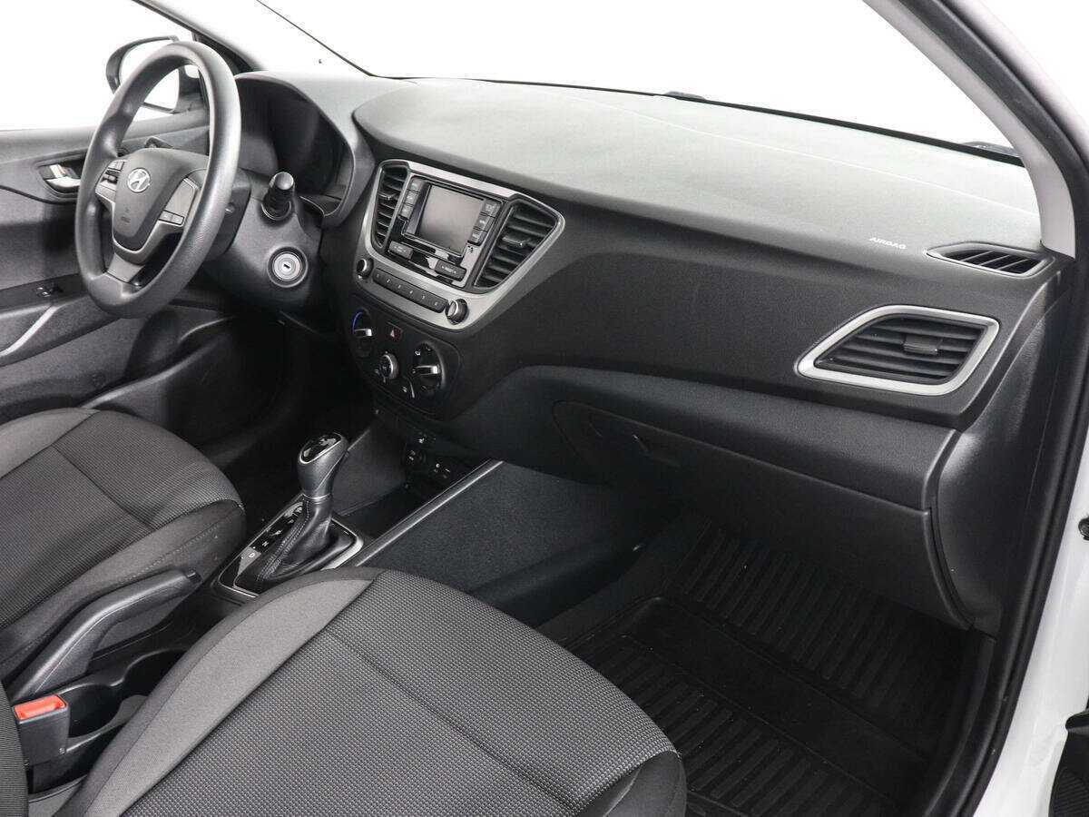 Hyundai Solaris с пробегом — 2017 год. Фото: #9