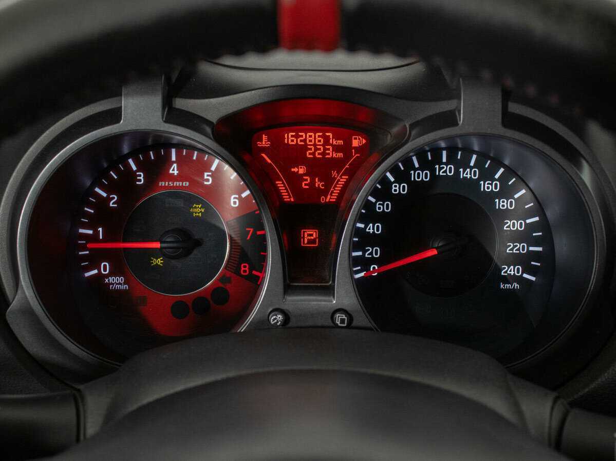 Nissan Juke Nismo с пробегом — 2013 год. Фото: #12