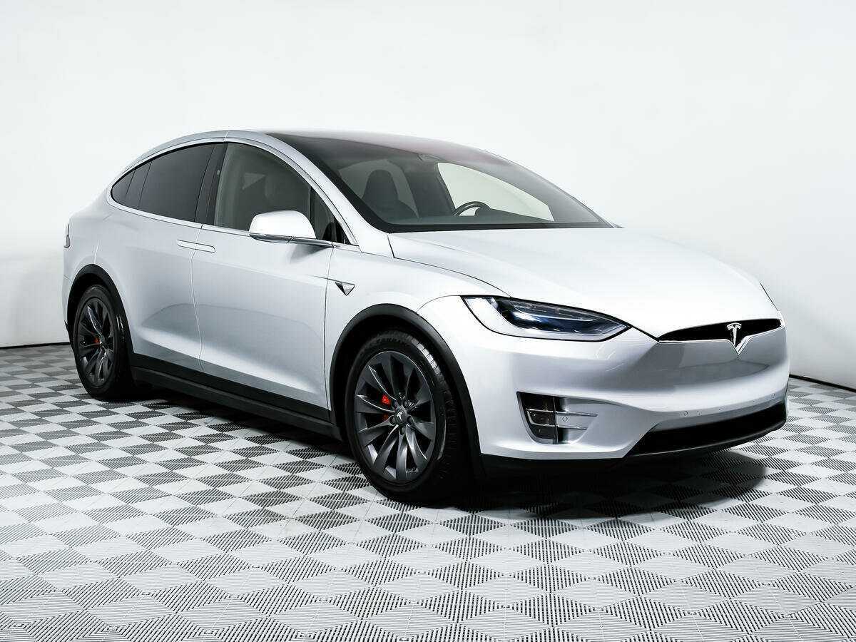 Tesla Model X с пробегом — 2018 год. Фото: #2