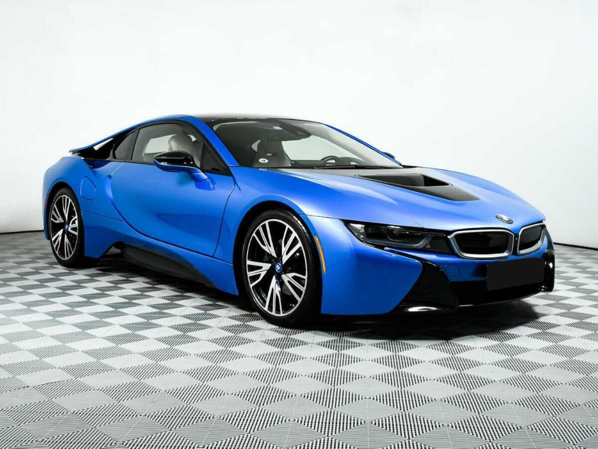 BMW i8 с пробегом — 2016 год. Фото: #2