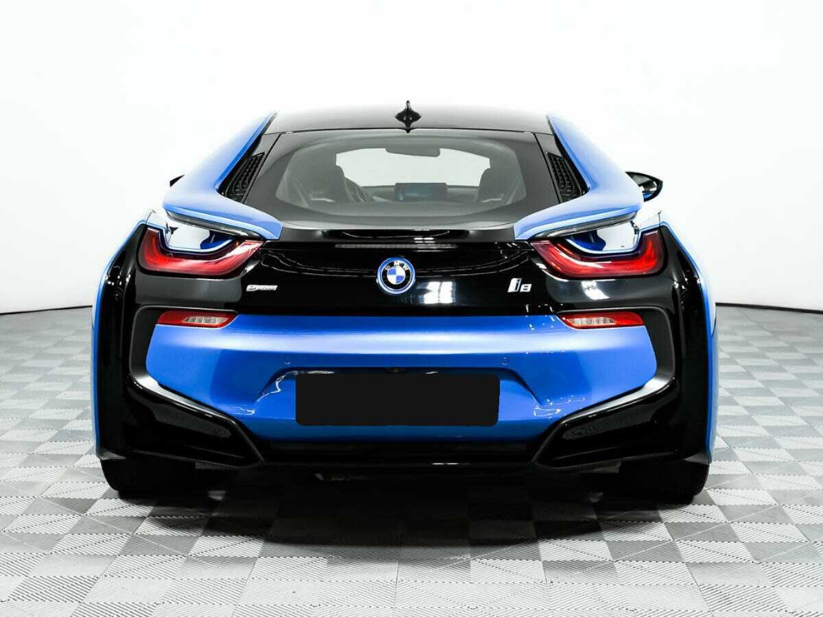 BMW i8 с пробегом — 2016 год. Фото: #5